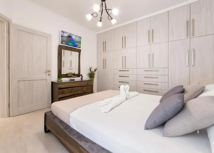 Panos Sunset View * פארוס