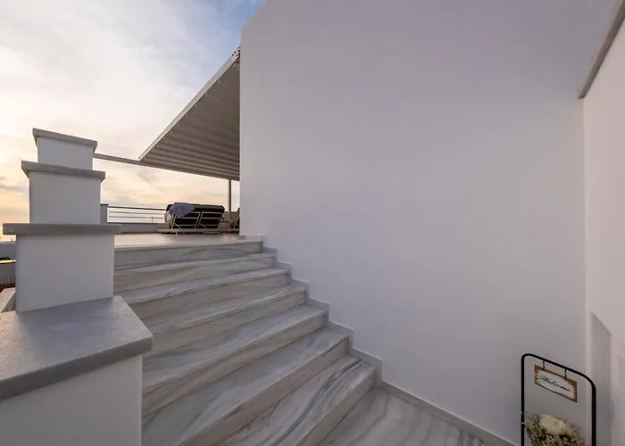 Panos Sunset View וילה