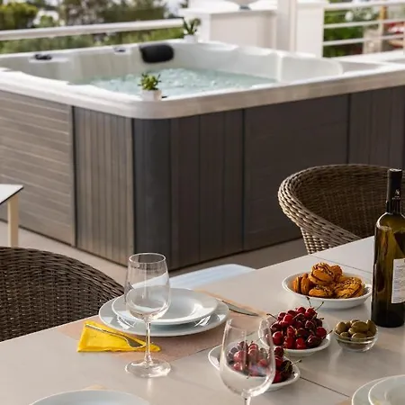 Panos Sunset View Vila *