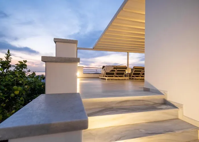 Panos Sunset View Villa *